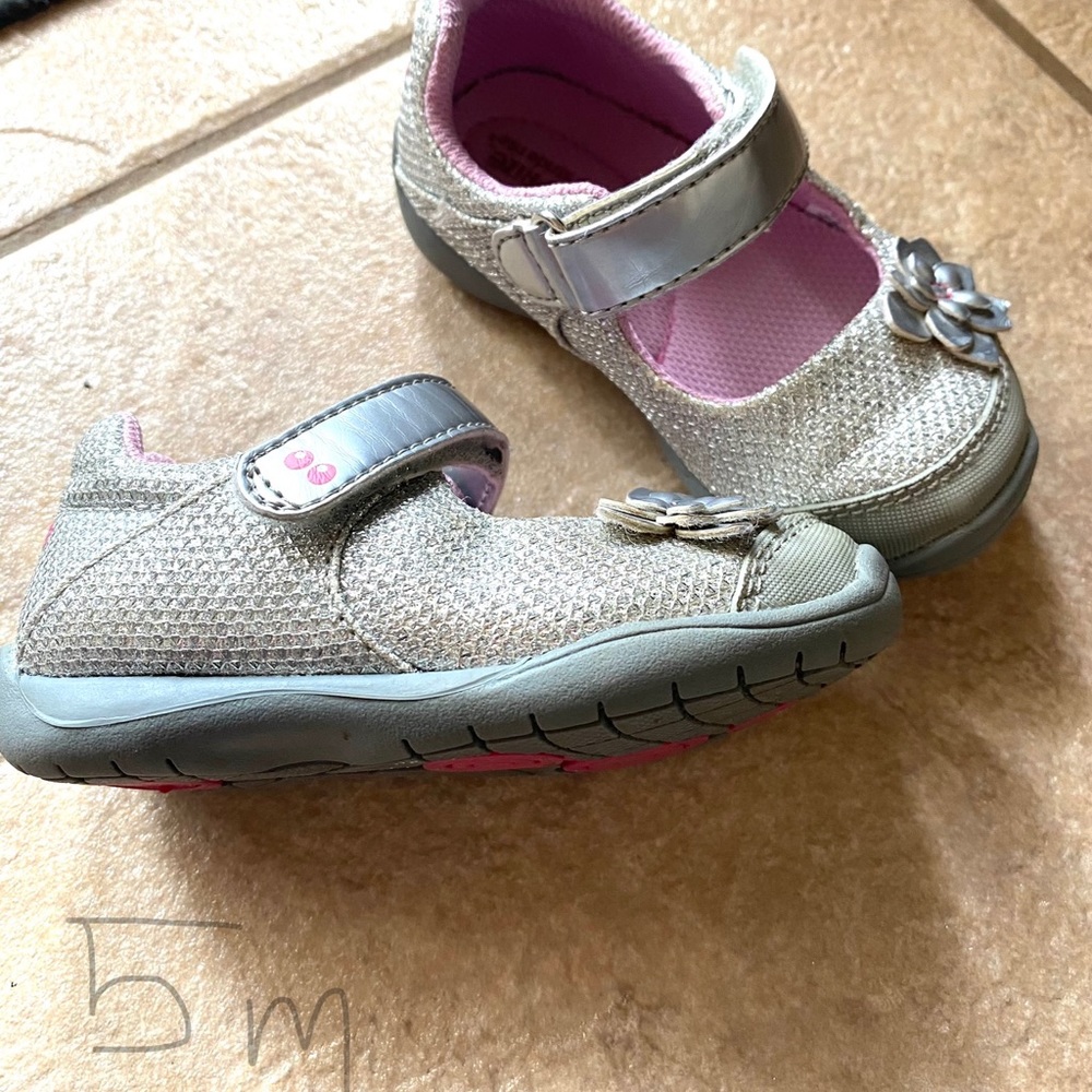 Stride rite, dress shoe size 5 toddlers.